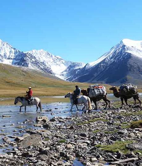 hiking and trekking tours in altai